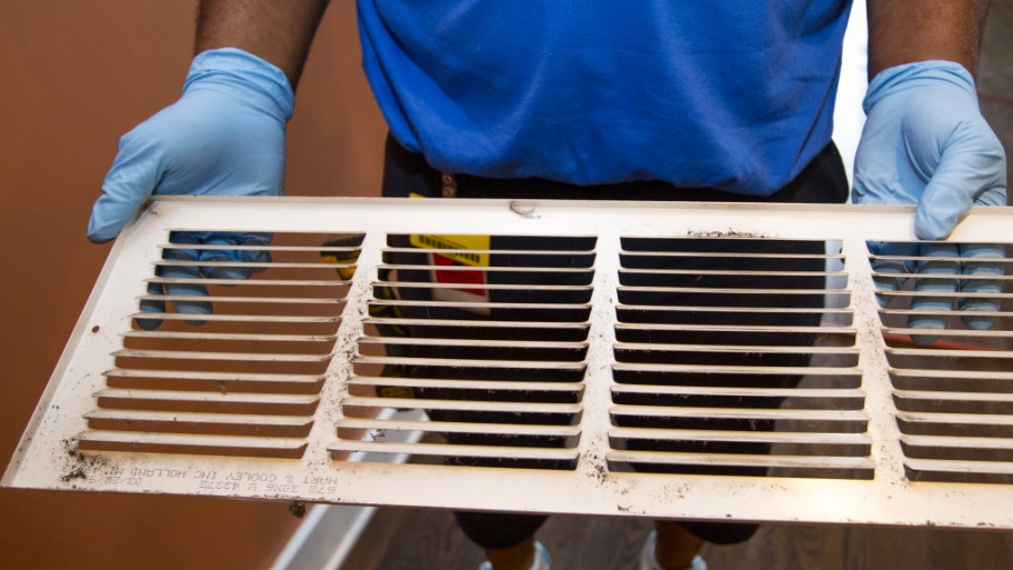 Dusty duct cover